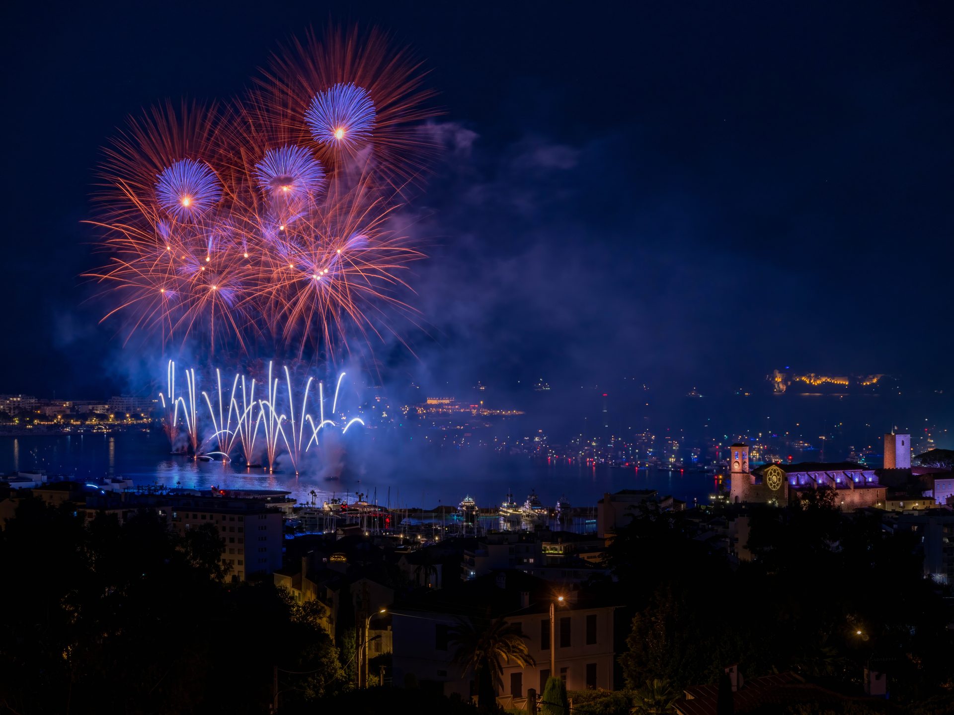 Conduite vers un événement privé de la saison — gala, soirée, festival — entre Monaco, Cannes, Saint-Tropez et Portofino.