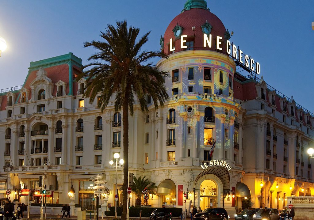 Le Negresco illuminé, Promenade des Anglais, Nice
